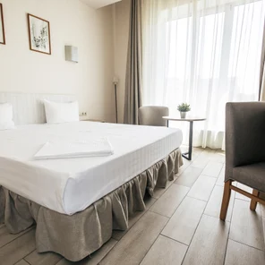 Номер первой категории (двухместный) 1 большая кровать или 2 раздельные кровати